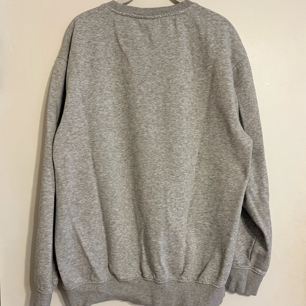 H&M Light Gray Relaxed Fit Crewneck Sweater - Picture 2 of 4